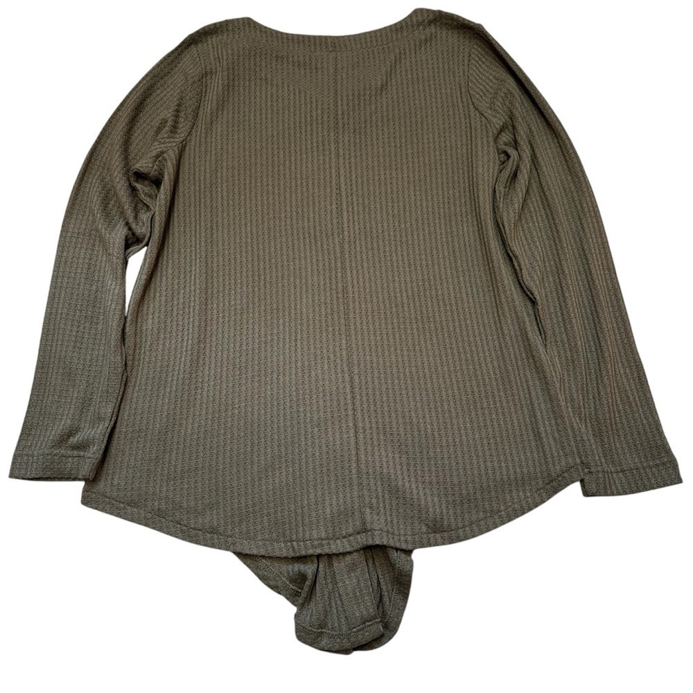 Belle by Kim Gravel Waffle Button Tie-Front Top Size XS Long Sleeve V Neck NWT - Picture 4 of 16
